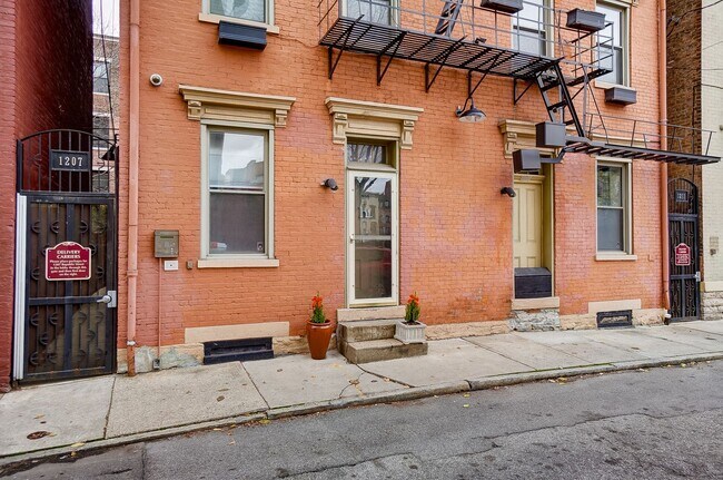 Building Photo - 1207 Republic St