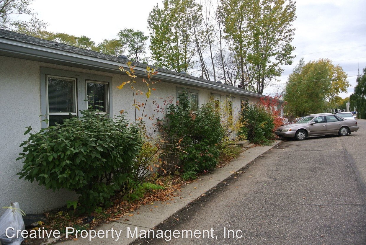 Primary Photo - 1000 43rd St SE