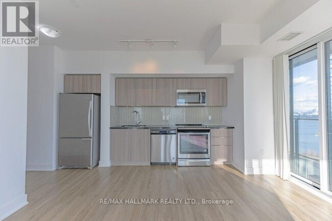 Building Photo - 30 Shore Breeze Dr