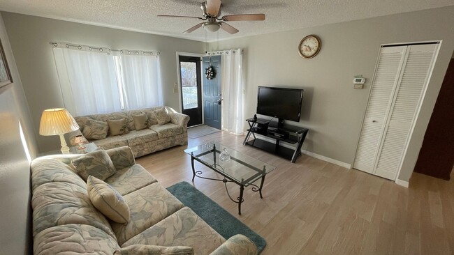 Building Photo - Furnished Annual Rental