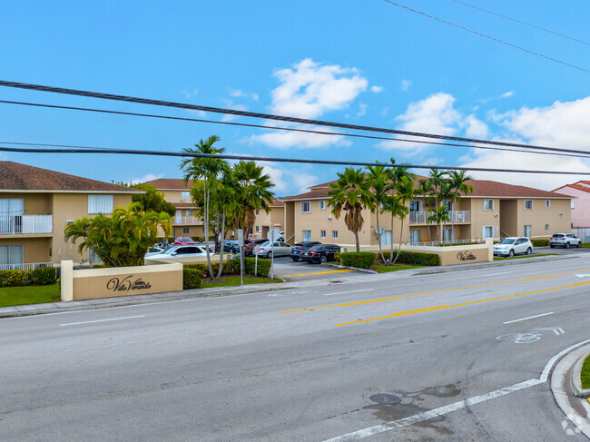 3011-3051 W 76th St Hialeah, FL 33018 - Villa Veranda