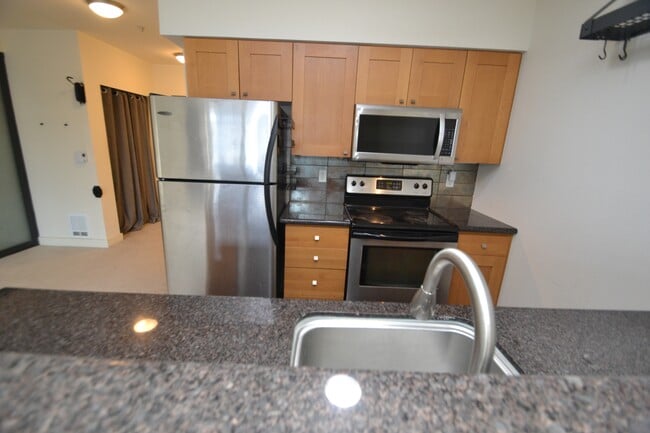 Photo - 1620 Belmont Ave Townhome