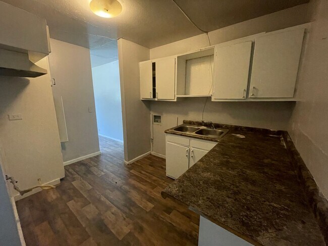 Building Photo - Beautiful 3 Bedroom Home