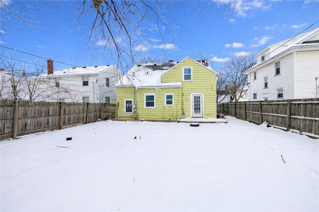 Foto del edificio - 131 Edgemont Rd