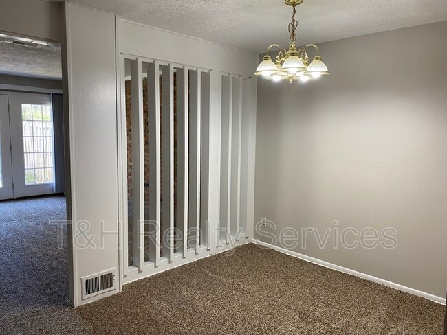 Building Photo - 7483 Countrybrook Dr