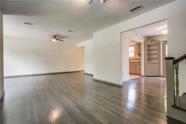 Building Photo - 905 Ashwood Dr
