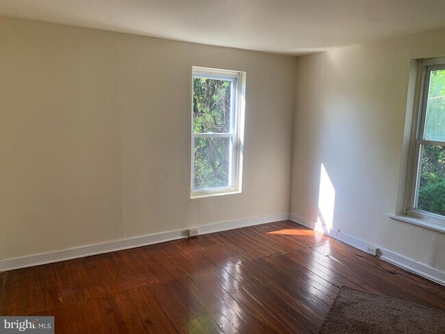 Building Photo - 63 E Ashmead St