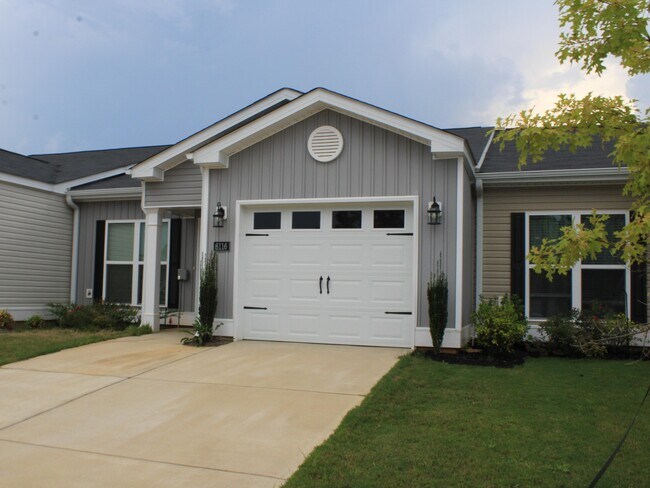 Foto del edificio - 8116 Bannock Cir