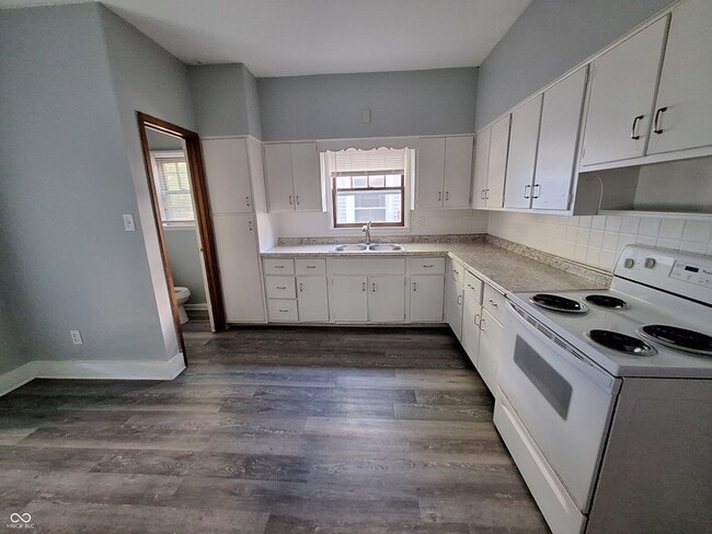 Building Photo - 336 Dequincy St