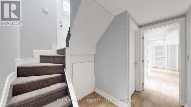 Building Photo - 33 Davies Crescent