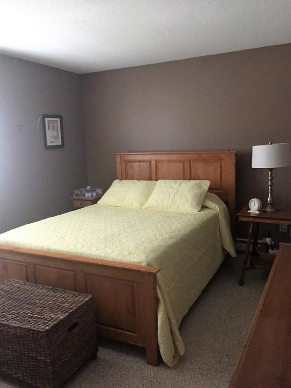 Foto del edificio - 2 Chapel Hill Dr