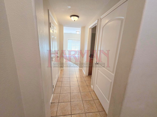 Building Photo - 269 Sunshine Dr
