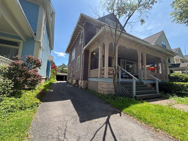 Foto del edificio - Upper Monroe Neighborhood
