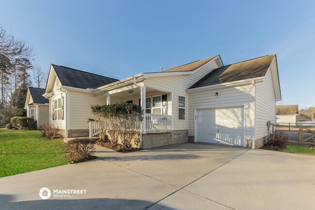 Building Photo - 136 Sterling Terrace Dr