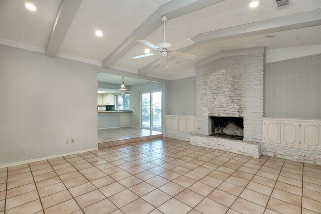 Building Photo - 4802 Greystone Dr