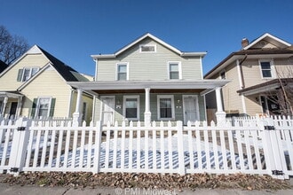 Building Photo - 264 N Holmes Ave