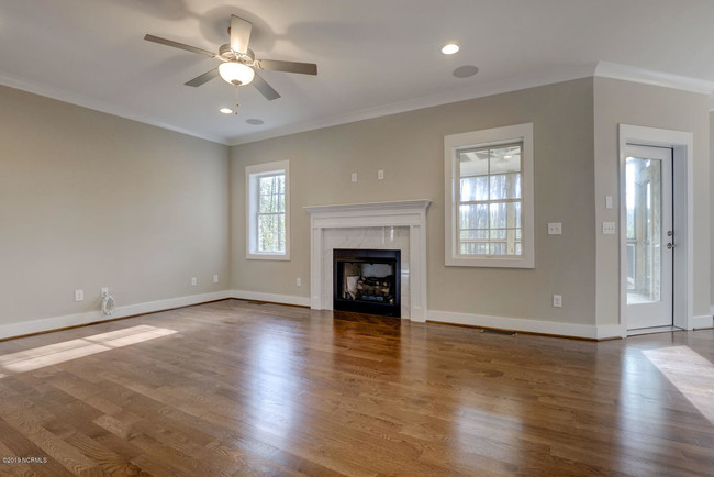 Building Photo - 402 Compass Point