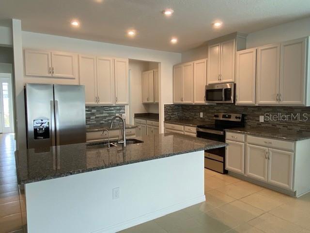 Foto del edificio - 1641 Goblet Cv St