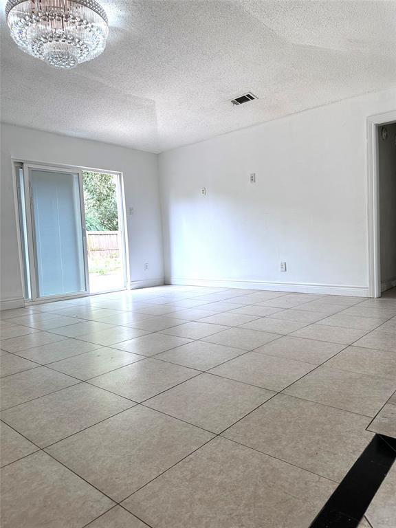 Building Photo - 6914 La Violetta Dr