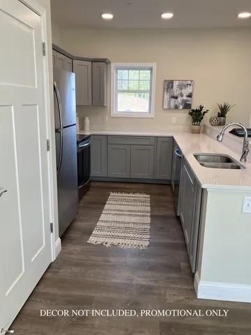 Foto del edificio - 111 Maple Grove Ln