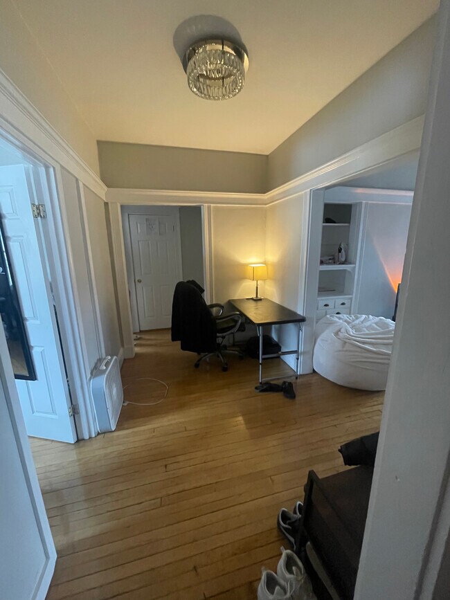 Foto del edificio - 8 Farrington Ave