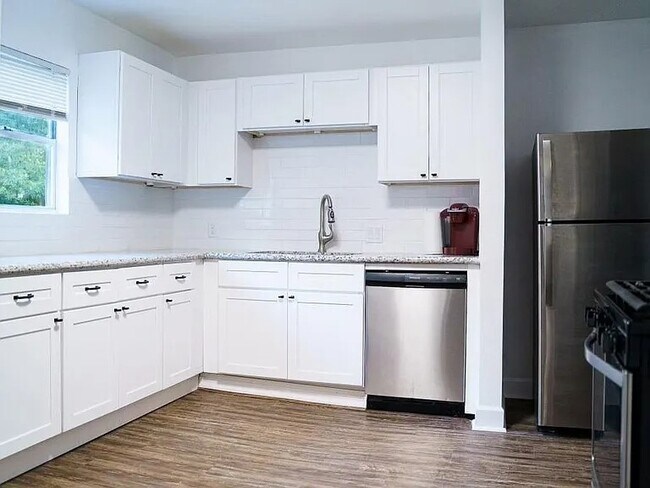 Foto del edificio - 5211 Myrtlewood St