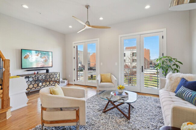 Foto del edificio - 705 E Howell Ave