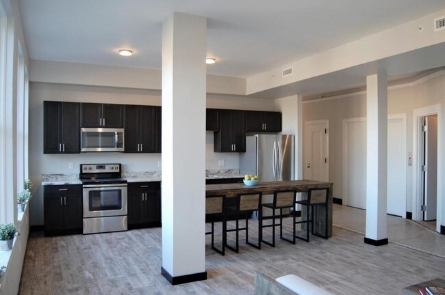 Foto del edificio - 16 Norwich St, Apt 6