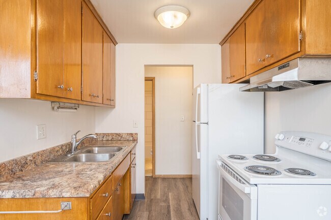 2 habitaciones, 1 baño - 726 pies cuadrados - Cocina - Alden Park Apartments