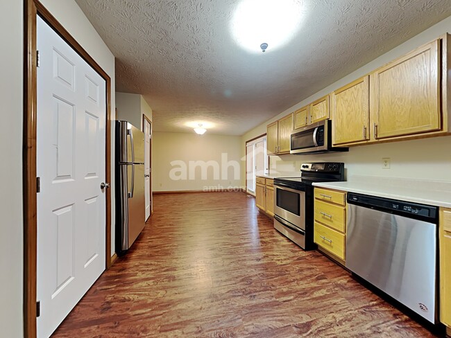 Building Photo - 2154 Canyon Ct