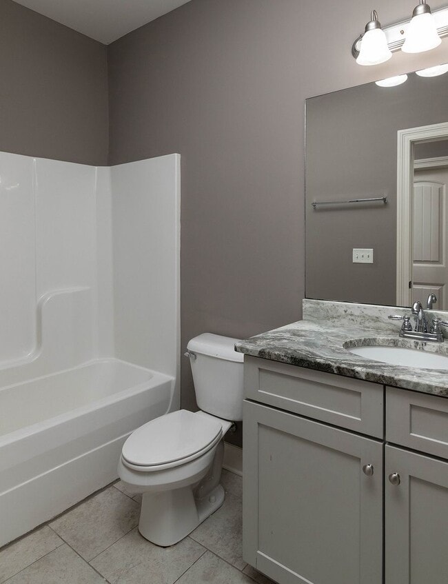 Building Photo - 530 Fifer Cir