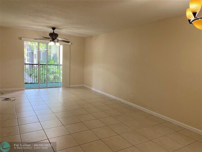 Building Photo - 5080 SW 64th Ave