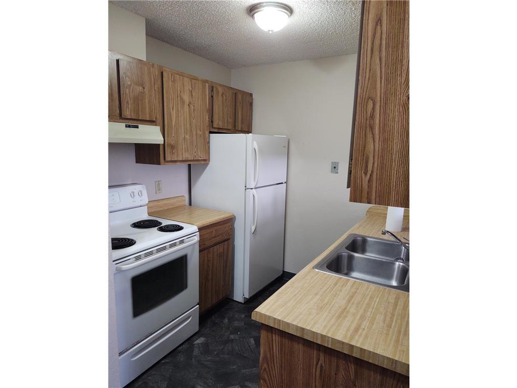 1757 4th Ave, Windom, MN 56101 Apartment for Rent in Windom, MN