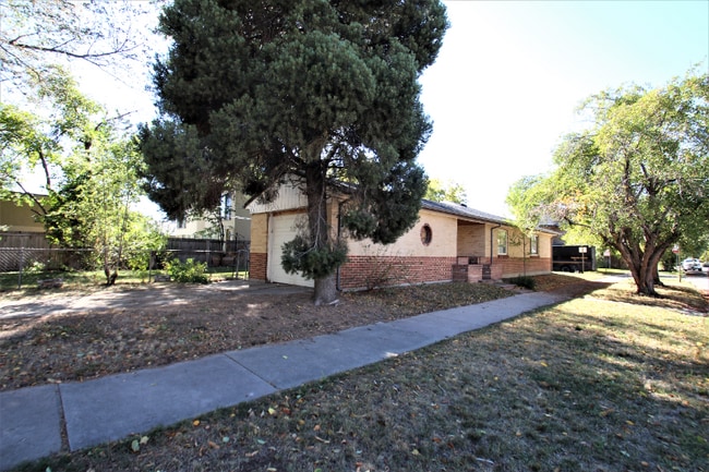 Building Photo - 2160 Osceola St