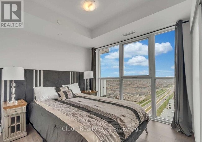 Building Photo - 2550 Simcoe St N