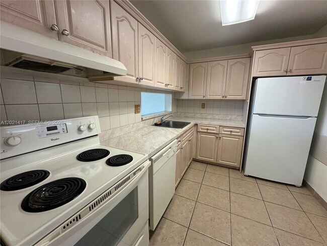 Foto del edificio - 8635 NW 8th St