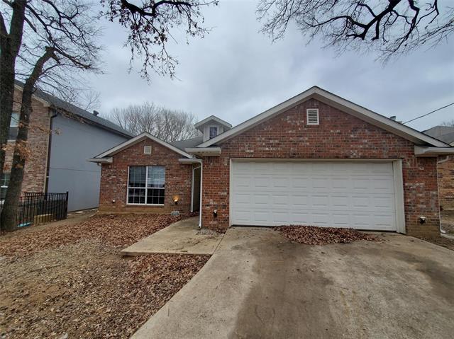 Primary Photo - 2047 Echo Lake Dr