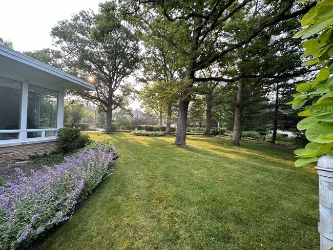 Foto del edificio - 1160 Skokie Ridge Dr