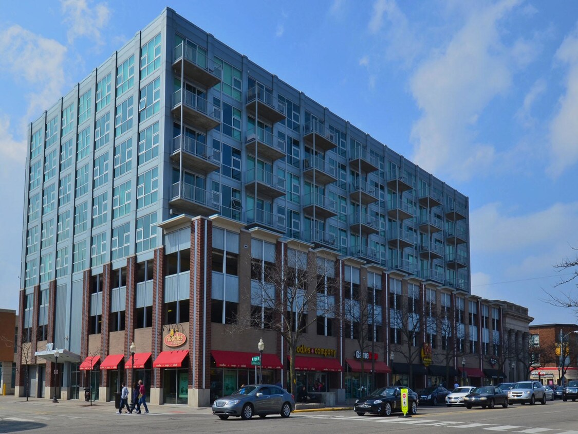 Main street view - 100 W 5th St