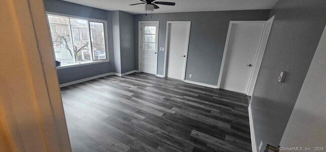 Building Photo - 99 Oak St