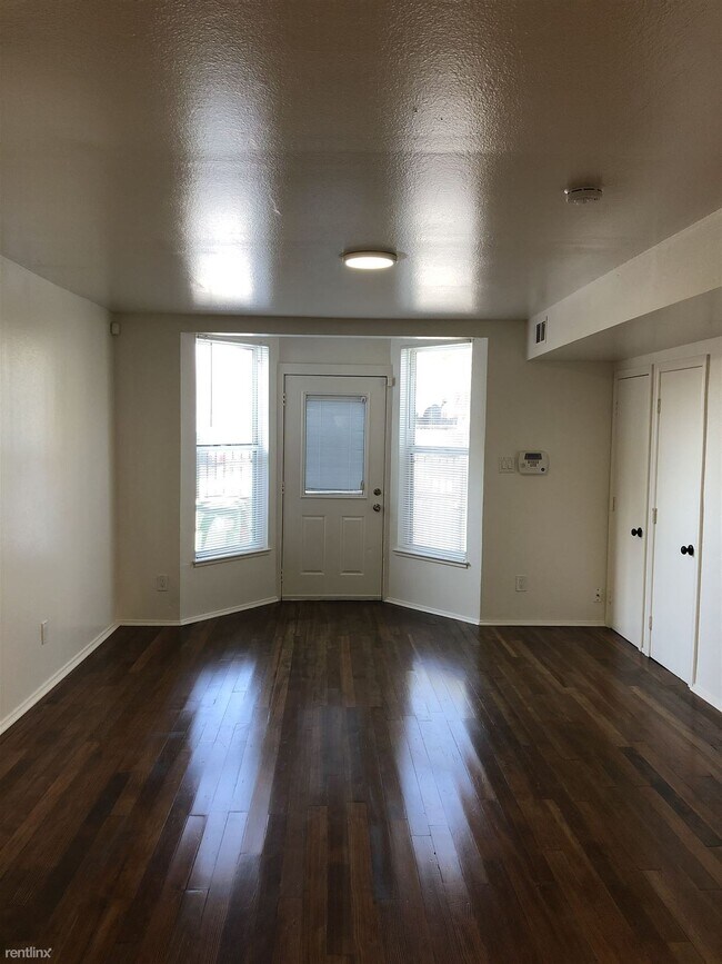 Building Photo - 4 br, 1.5 bath Duplex - 936 Wood St 936 Wood