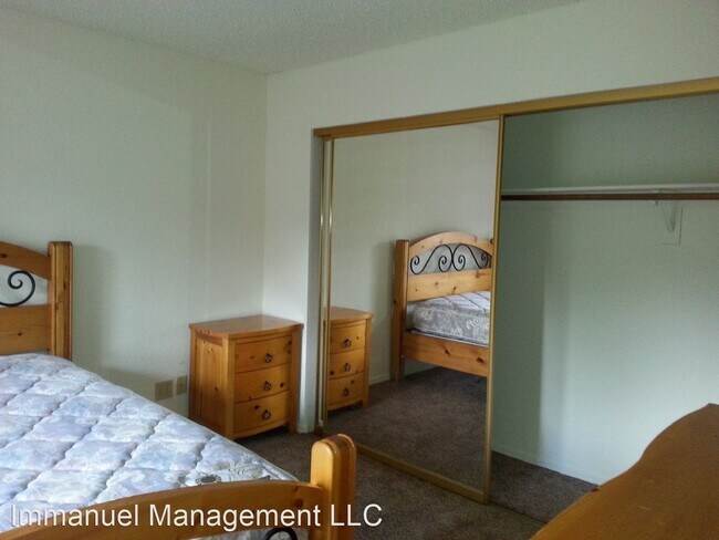 Building Photo - 2707 N Walnut Hills Dr