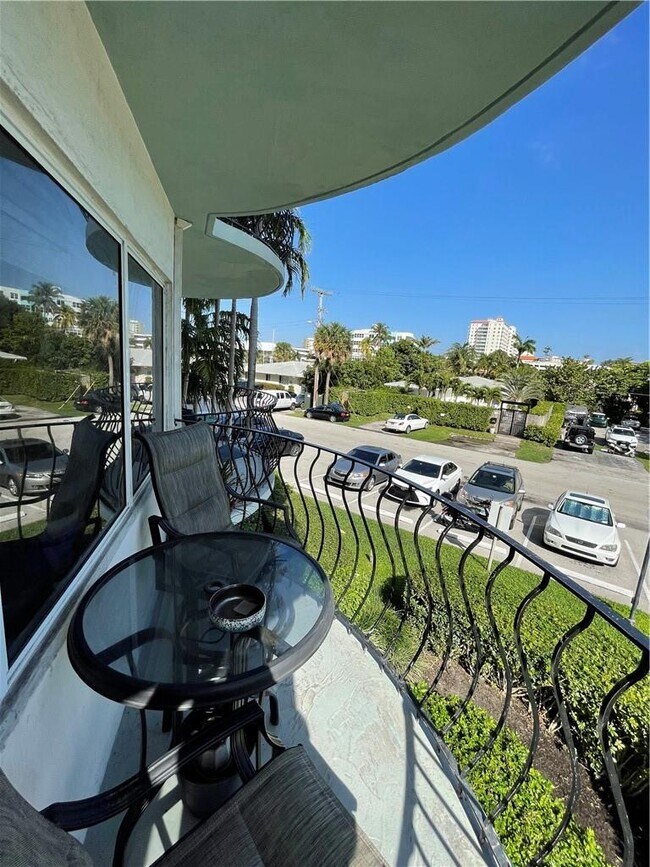 Foto del edificio - 3250 NE 28th St