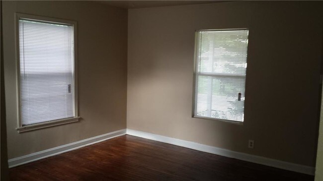 Foto del edificio - 423 Fairview Dr