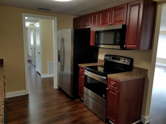 Foto del edificio - 7724 Jasmine Blvd