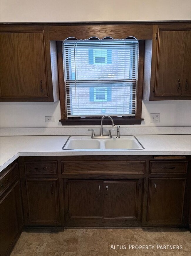 Building Photo - 17385 70th Ave