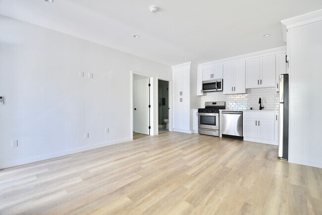 Building Photo - 4413