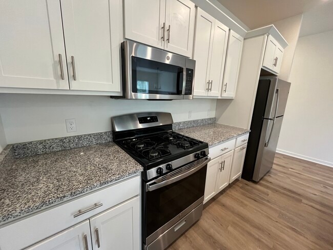 Building Photo - 11295 Sessions Dr NW