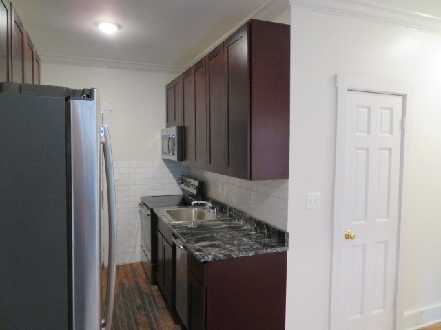 Primary Photo - 845 W Agatite Ave
