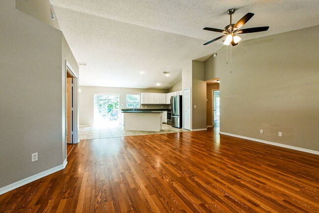 Building Photo - 1320 Rain Forest Ln